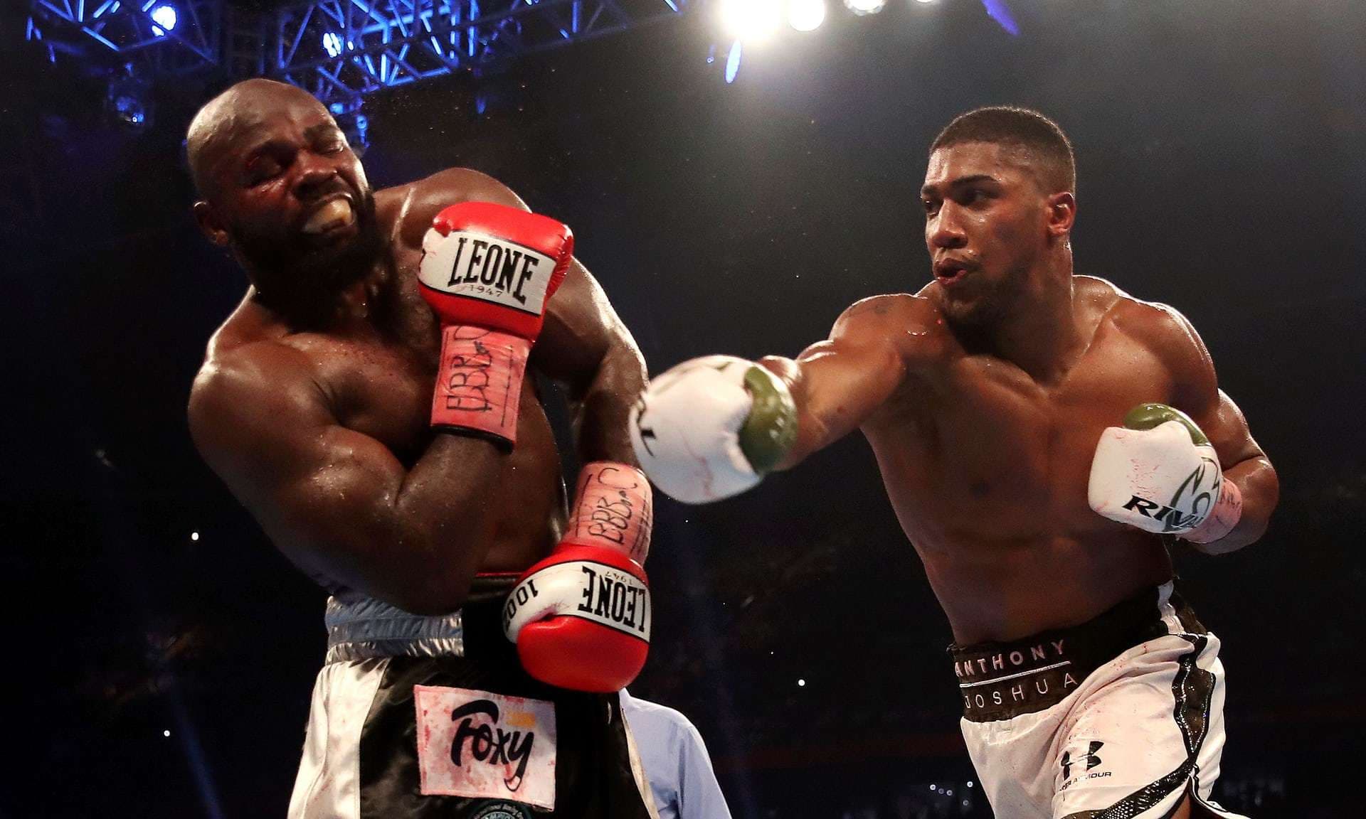 Anthony Joshua mposht Carlos Takam