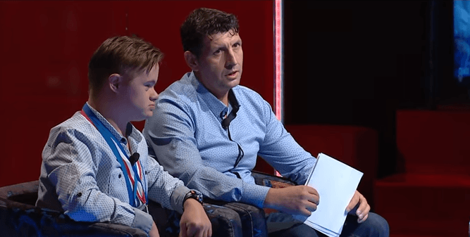 Historia magjike e djalit me Sindromën Down: Kur notoj jam Michael Phelps (VIDEO)