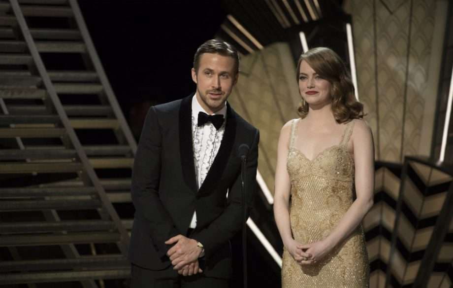 Studentët kinezë rikrijojnë skenën hapëse të “La La Land” (VIDEO)