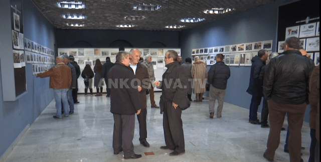 Me ekspozitë kujtohet dëbimi i shqiptarëve (VIDEO)