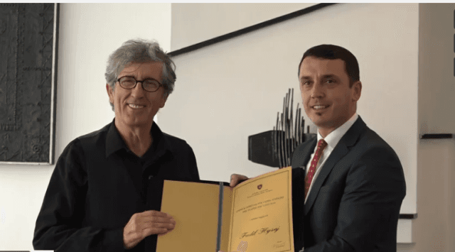 Fadil Hysaj merr çmimin kombëtar për “Vepër Jetësore”