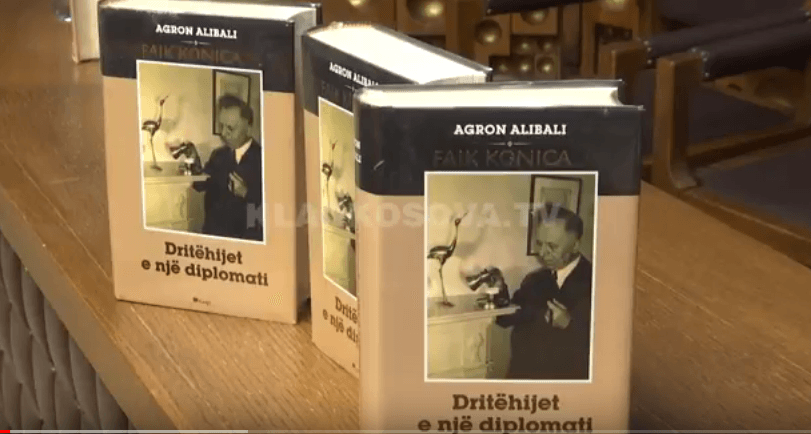Promovohet libri për Faik Konicën (VIDEO)