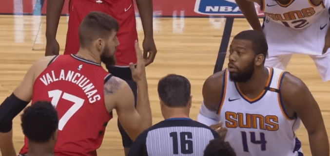 Toronto mposht Phoenix, lëndohet Booker (VIDEO)