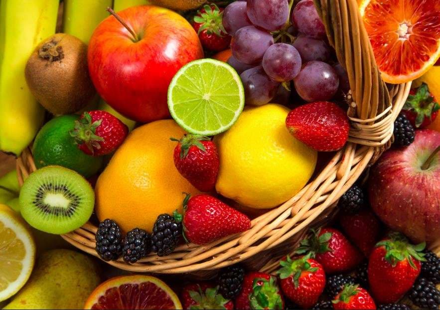 Frutat që ju ndihmojnë të humbni në peshë