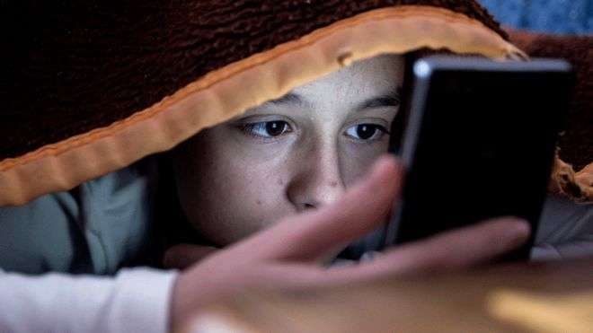Facebook 'nuk ka vend' për fëmijët e vegjël?!
