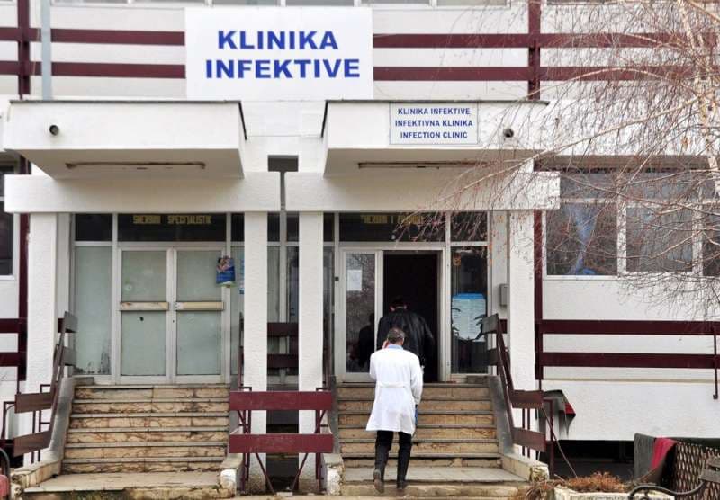 Koronavirusi, dy pacientë në Infektive në gjendje të rëndë