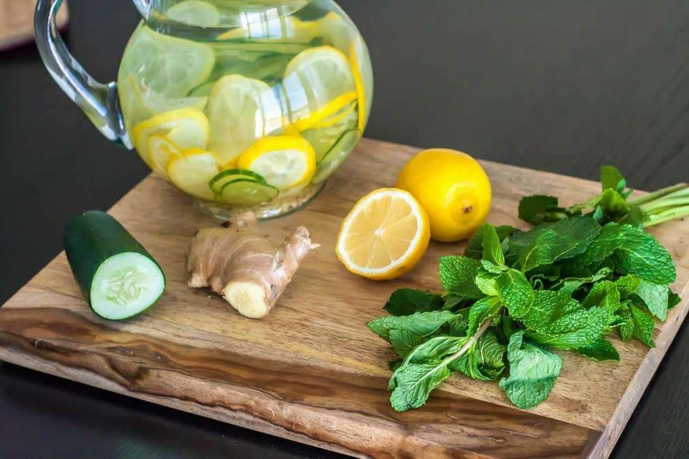 Pijeni këtë lëng para gjumit dhe largoni kilogramët e tepërt