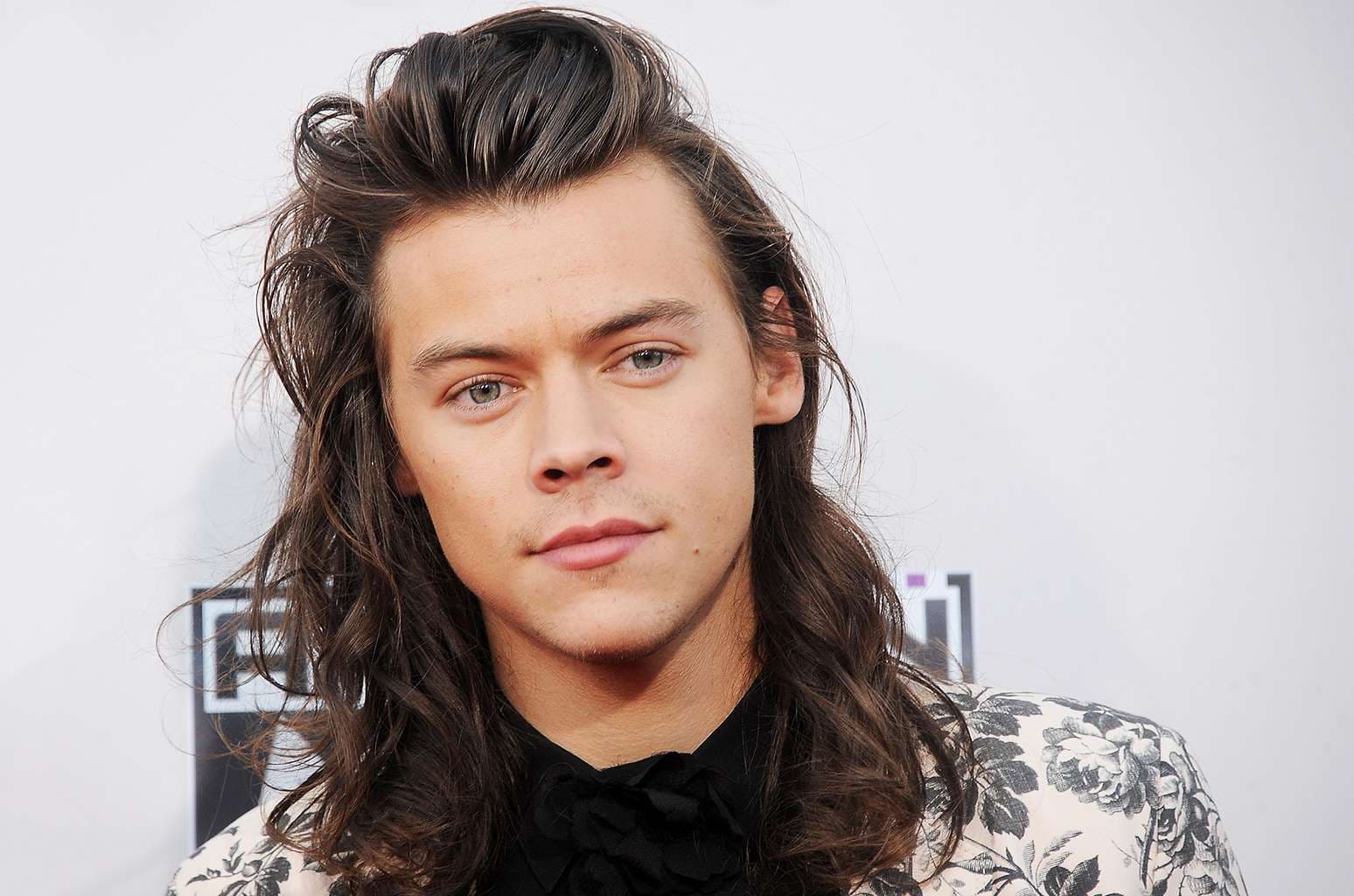 Harry Styles ndryshon pamje (FOTO)
