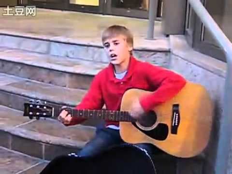 Ekspozitë me artikuj personalë të Bieber
