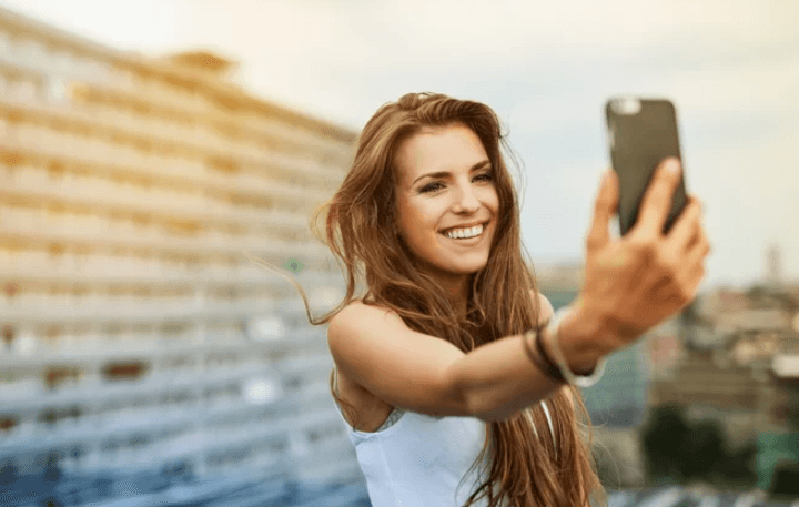 Selfie, çrregullim mendor apo varësi?