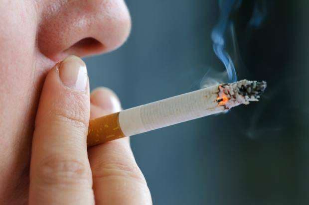 Pirja e duhanit mund të rrisë rrahjet e zemrës