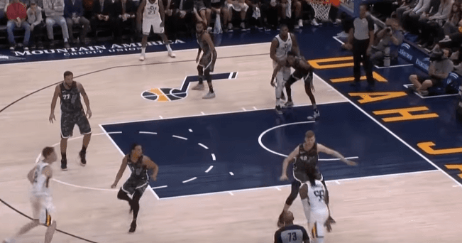 Utah triumfon ndaj Spurs (VIDEO)