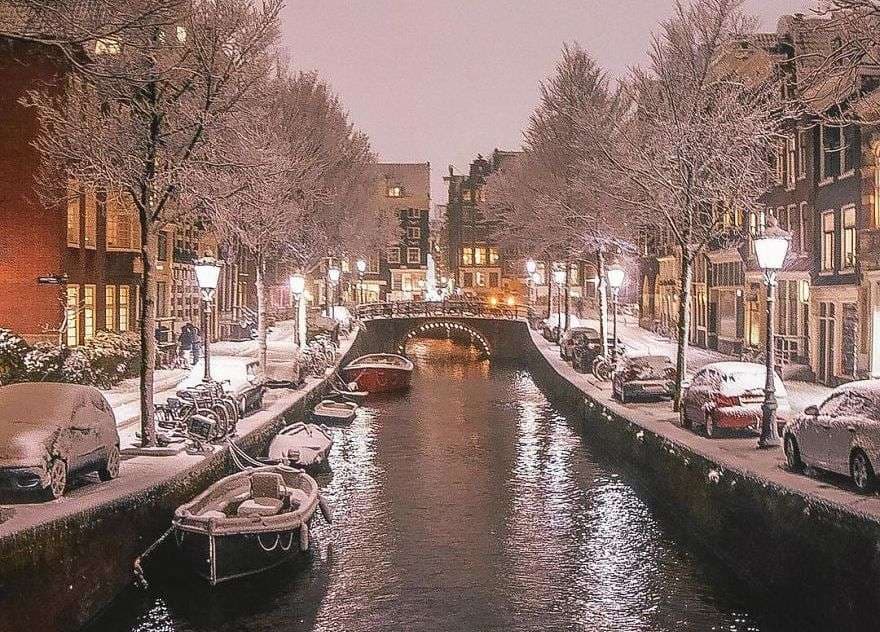 Kur bora e bën Amsterdamin edhe më të magjishëm (FOTO)