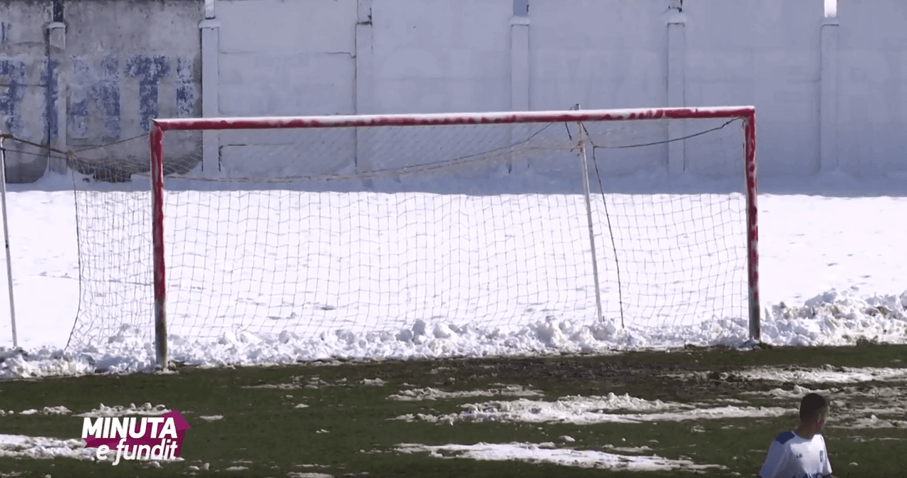 Vllaznia – Drenica luhet në borë e baltë (VIDEO)