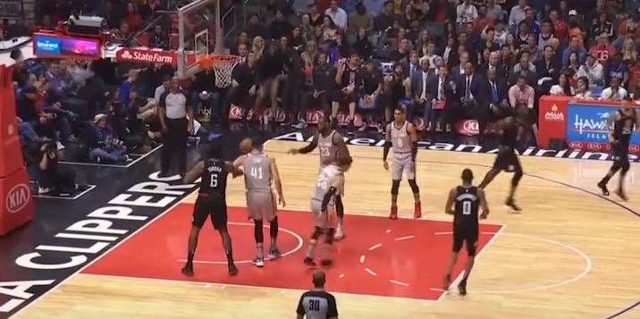 Cavs shijon disfatën (VIDEO)