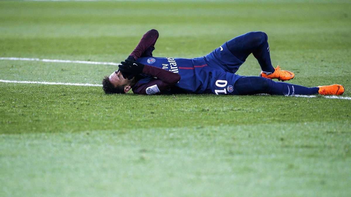 Neymar mungon tre muaj