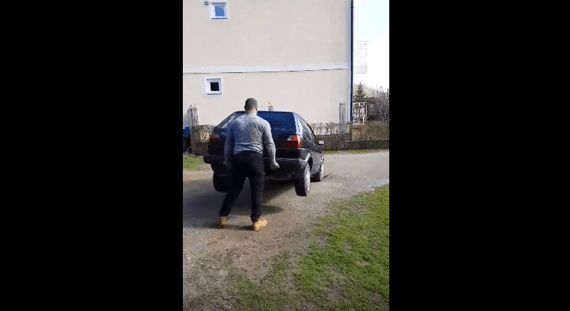 E pabesueshme: Ky shqiptar çon me duar veturën (VIDEO)