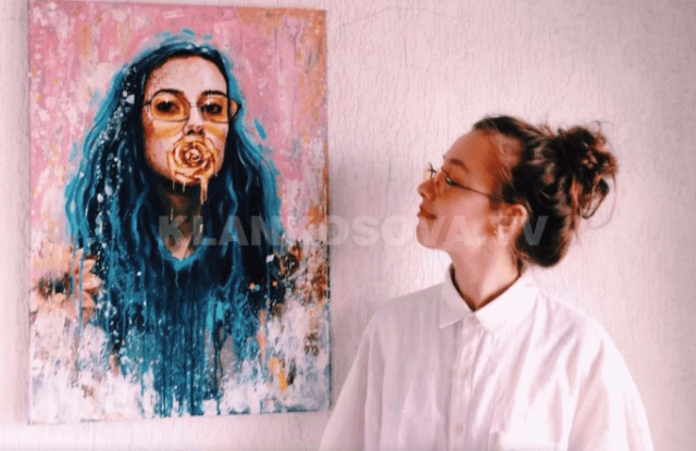 Ermira Murati, piktorja e ateliesë portokalli (VIDEO)