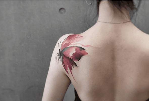 Artistja kineze krijon tatuazhe me ngjyra të rralla (FOTO)