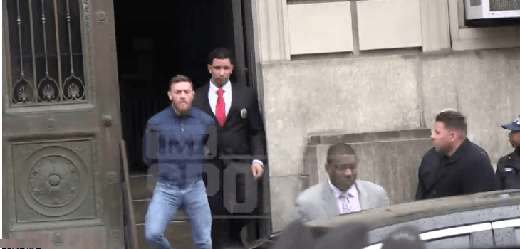 McGregor dërgohet nga policia në gjykatë (VIDEO)