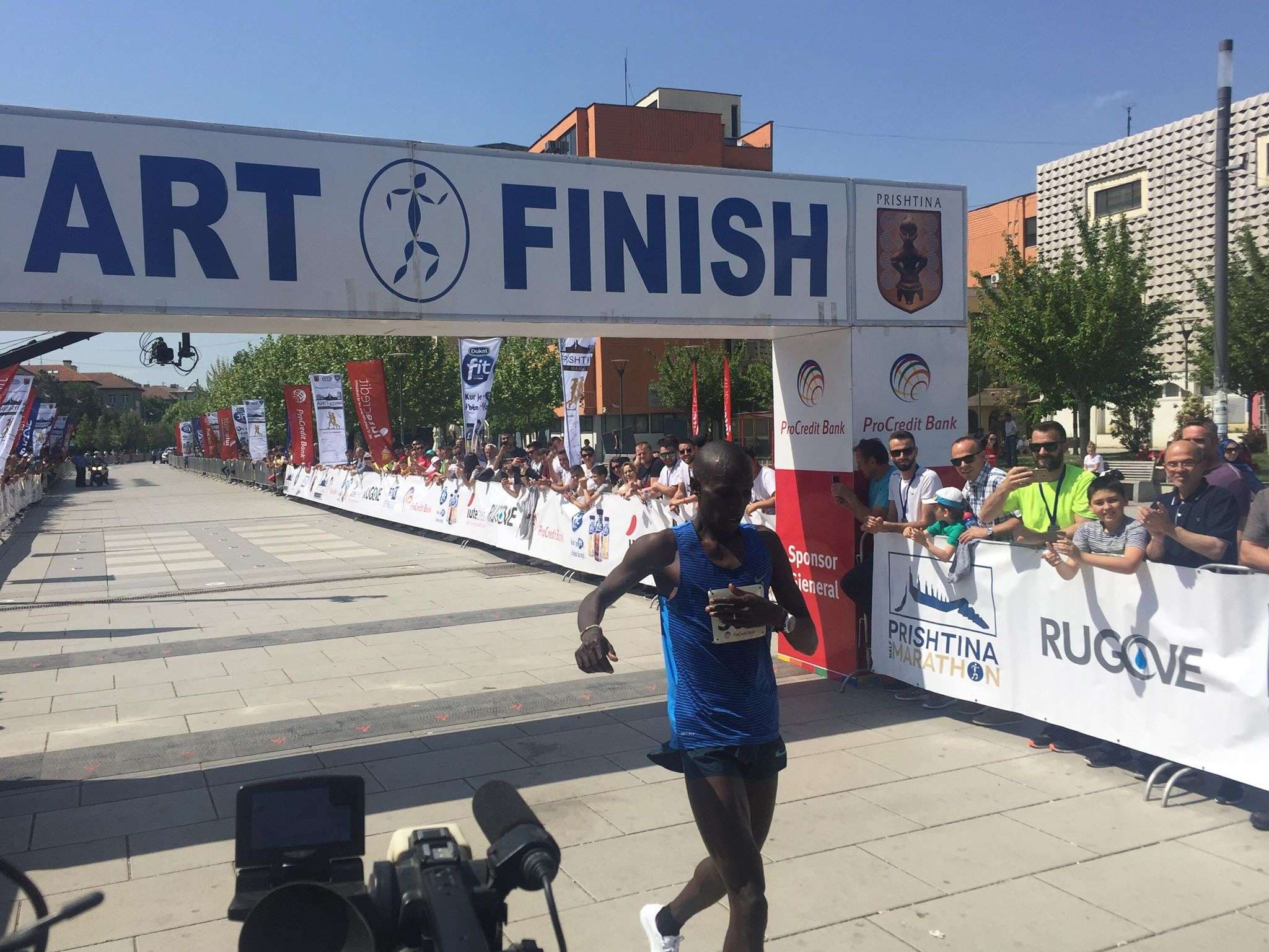 Garuesi nga Kenia fiton gjysmëmaratonën “Prishtina 2018”