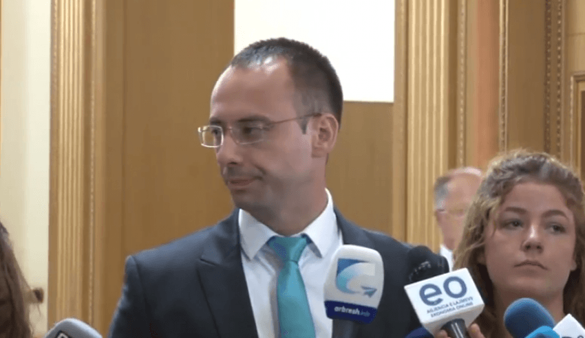 Simiq: Lista Serbe nuk kthehet në Qeveri