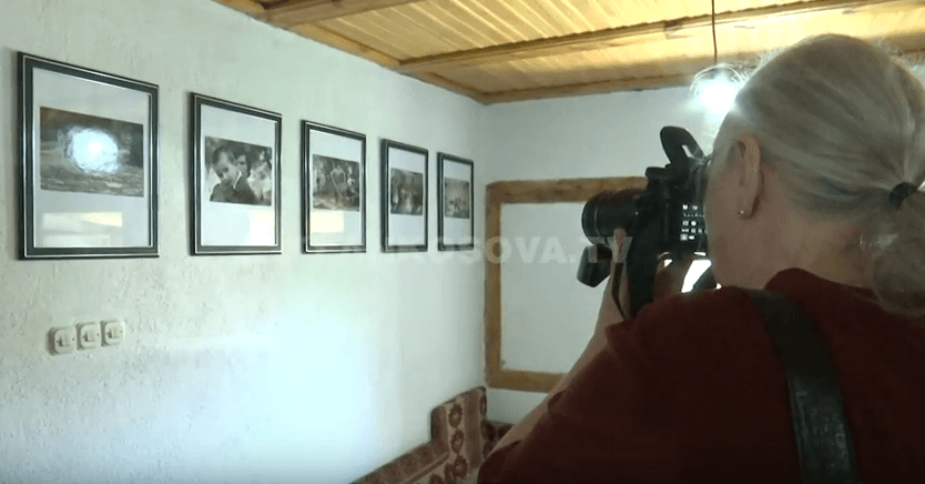 Para 46 vjetësh fotografoi Isniqin – tash hap ekspozitën me të njëjtat fotografi (VIDEO)