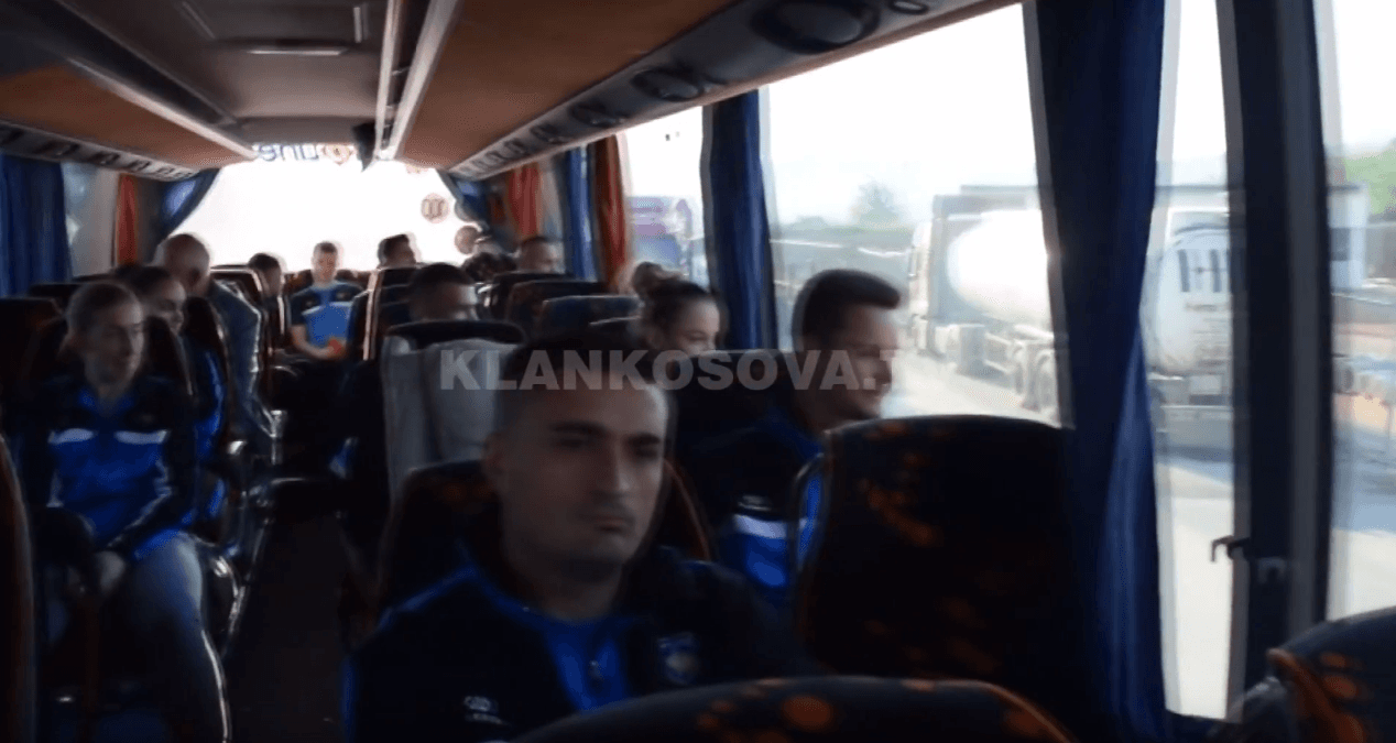 Serbia kthen prapa karateistët kosovarë (VIDEO)
