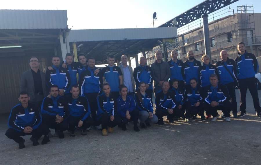 Nis hetim për Serbinë që ndali në kufi karateistët kosovarë
