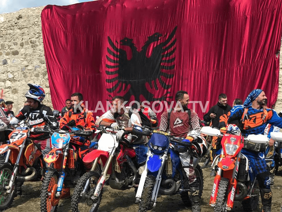 Sot motoçiklistët bëhen me Federatë, nisen për Luboten (FOTO)