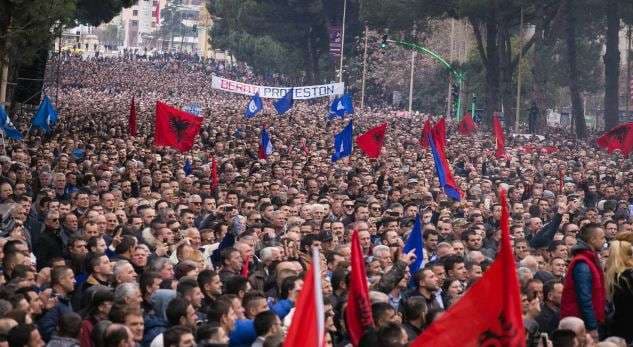 Thirrja e Berishës: Nesër gjithë Shqipëria në revoltë