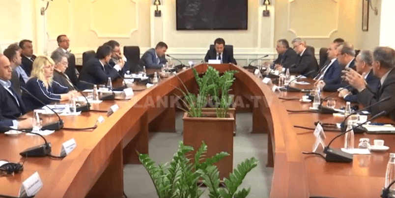 Tryeza e Vetëvendosjes, Opozita do zgjedhje (VIDEO)