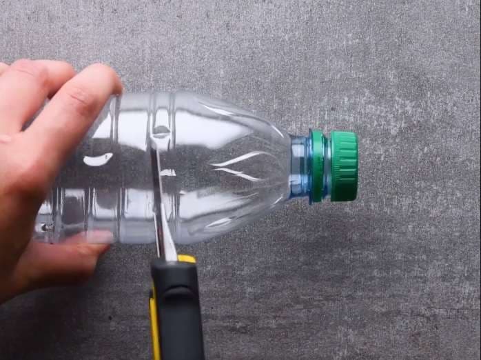 Ja për çka tjetër mund t’i përdorni shishet e plastikës (VIDEO)