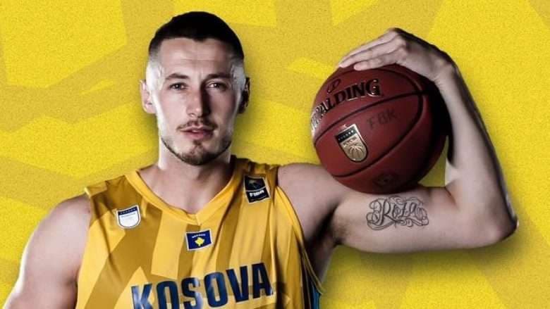 “Për Ty, Gaz”, përfaqësuesja dhe tifozët ia dedikojnë ndeshjen Gazmend Sinanit