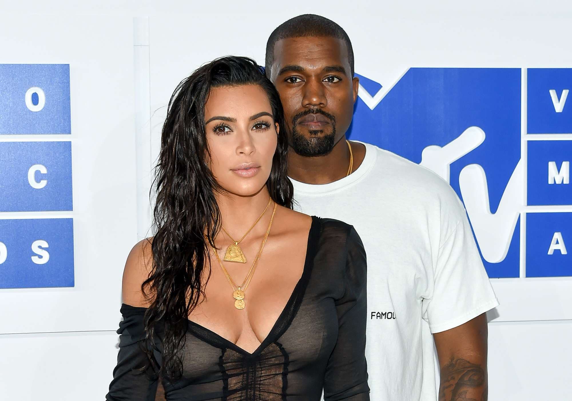 Kim Kardashian uron burrin e saj për Ditën e Shën Valentinit