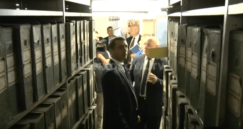 Premtohen investime në Arkivin e Kosovës (VIDEO)