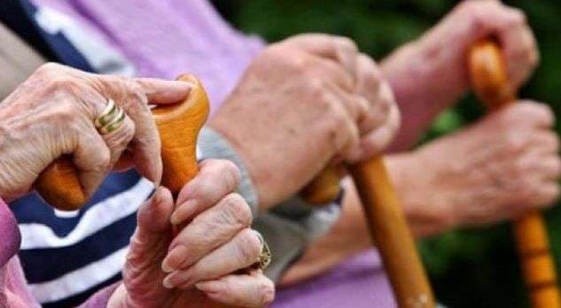 Gjakovë: Gruaja e mori pensionin e burrit edhe pas vdekjes, arrestohet nga policia