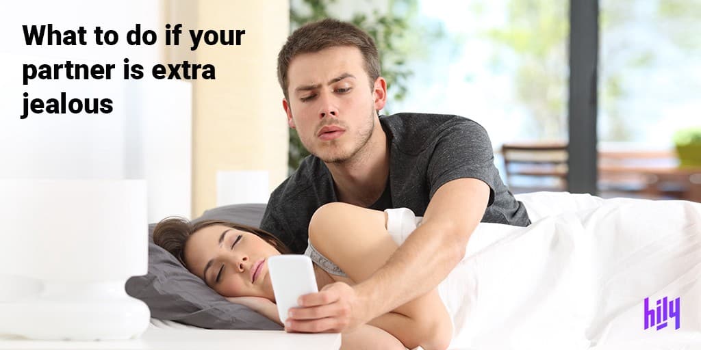 Si mund t’ju përgjojë përmes celularit partneri juaj?