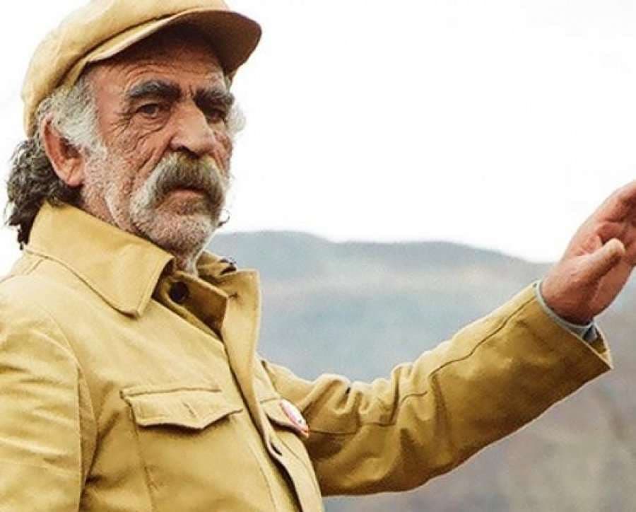Vdes aktori i njohur i humorit shqiptar, Fadil Hasa