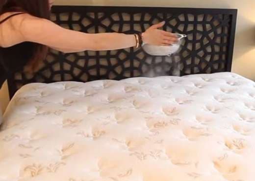 Efekti fantastik i sodës së bukës në dyshekun ku flini