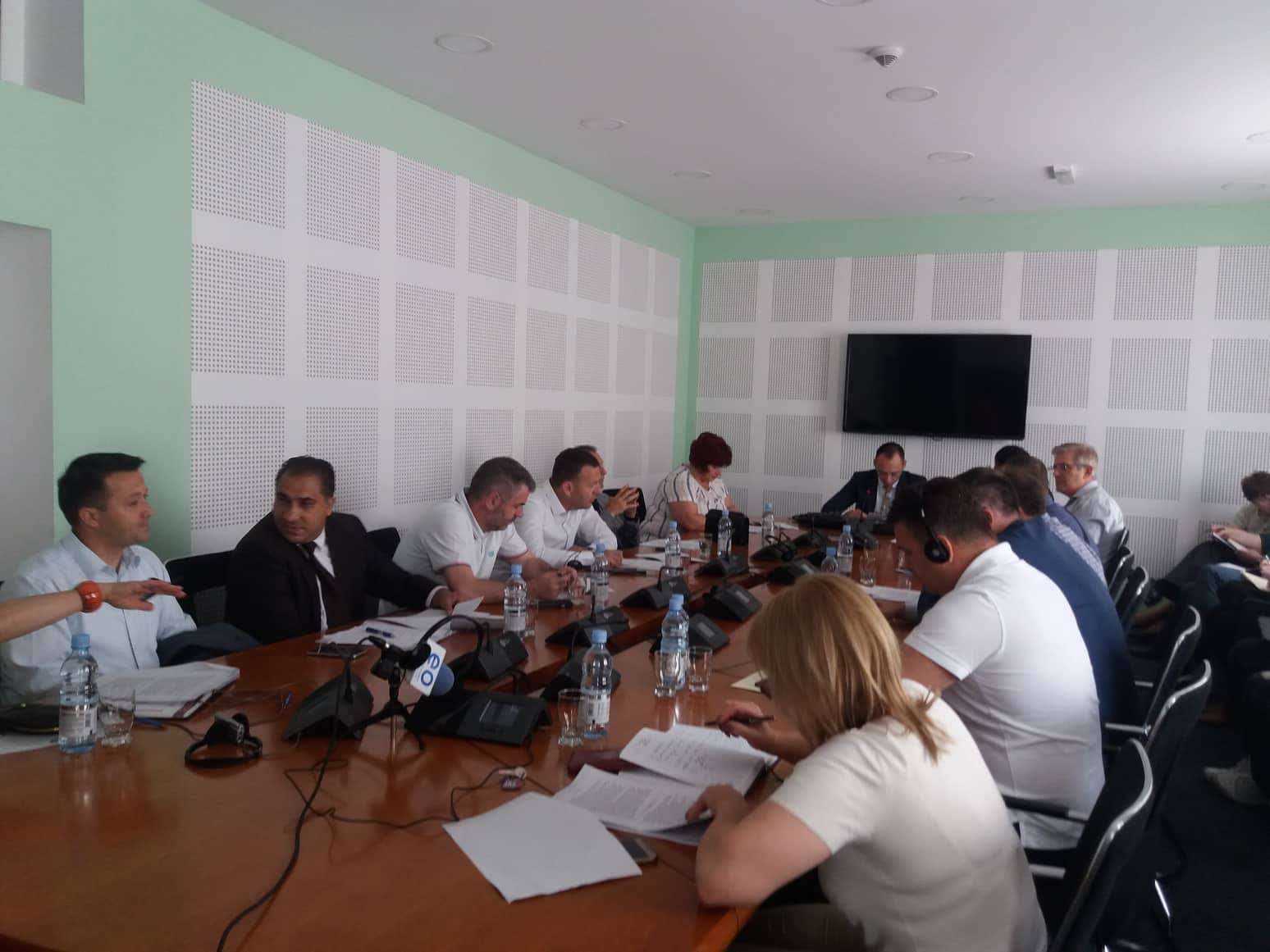 Komisioni për Komunitete miraton Projekt-rregulloren e Kuvendit
