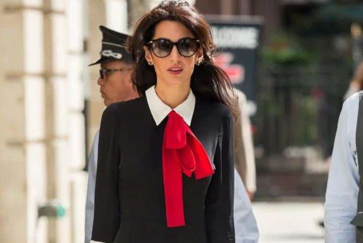 Dhjetë ide për dukjet gjatë vjeshtës sipas Amal Clooney (FOTO)