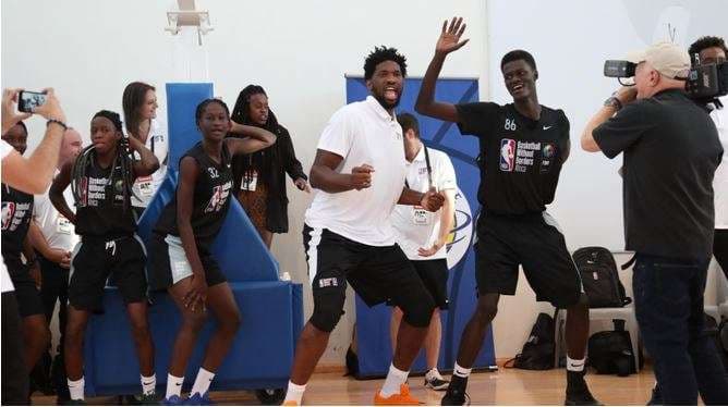 Të rinjtë nga Afrika pjesë e kampit "Basketboll Pa Kufij" të NBA-së