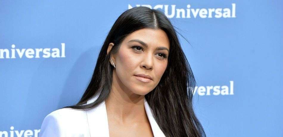Kourtney Kardashian s’ndahet nga i dashuri 19 vjet më i ri (FOTO)