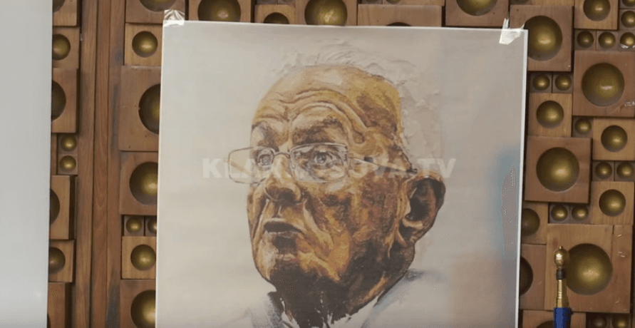 Shkrimtarët nderojnë Adem Demaçin (VIDEO)