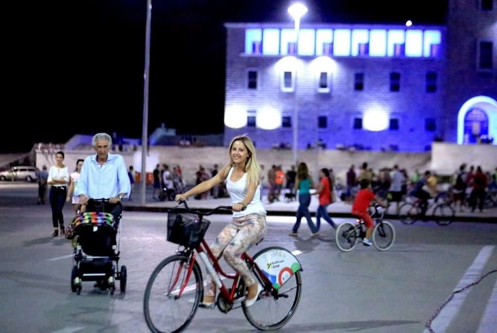 'Daily Mail': Tirana mes 10 qyteteve që duhen vizituar