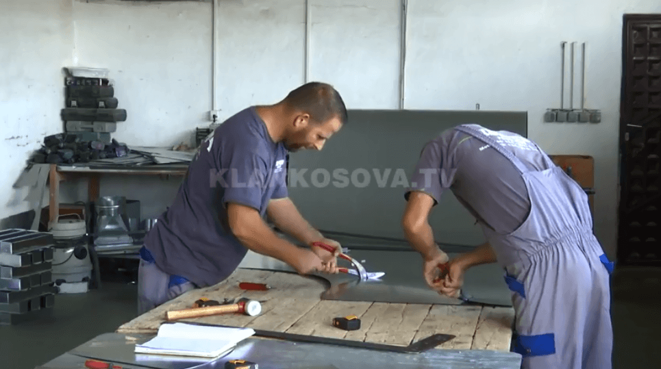 Rryma e dobët sjell telashe në Peran (VIDEO)