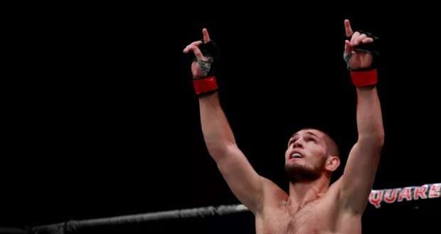 Nurmagomedov: Kur Allahu është me ju, askush s’mund t’ju thyej (FOTO)