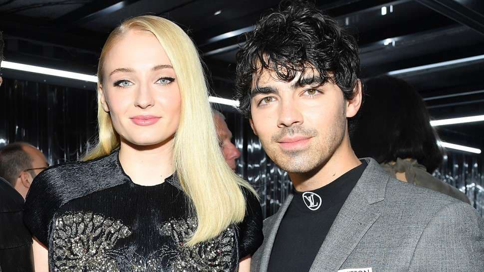 Joe Jonas bëhet si e fejuara për Halloween (FOTO)