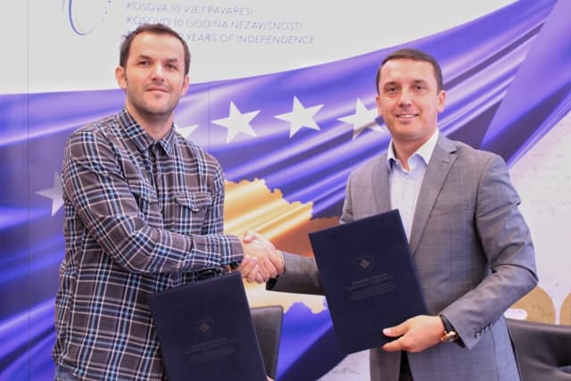 Ujdi për realizimin e librit monografik për këngëtaren Nexhmije Pagarusha